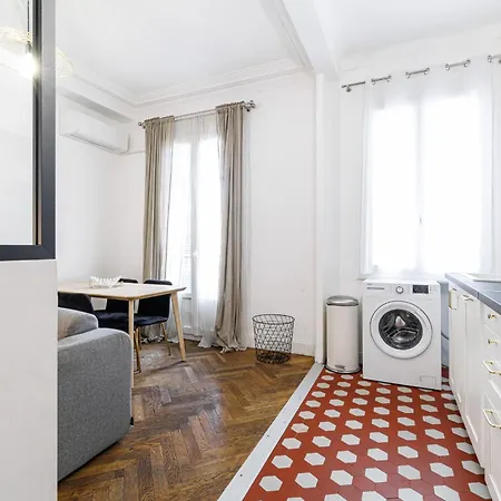 Large 2 Bdr Center Close To Train Station Apartment Nizza