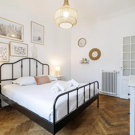 Large 2 Bdr Center Close To Train Station Apartment Nizza