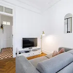 Large 2 Bdr Center Close To Train Station Διαμέρισμα