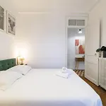 Large 2 Bdr Center Close To Train Station