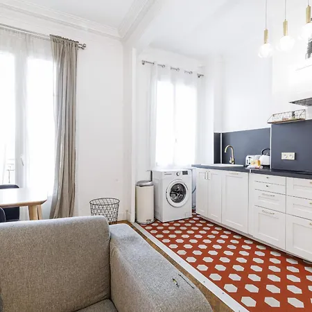 Διαμέρισμα Large 2 Bdr Center Close To Train Station Νίκαια