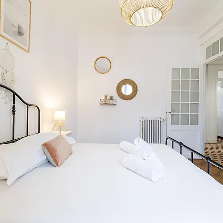 Lejlighed Large 2 Bdr Center Close To Train Station