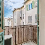Daire Large 2 Bdr Center Close To Train Station